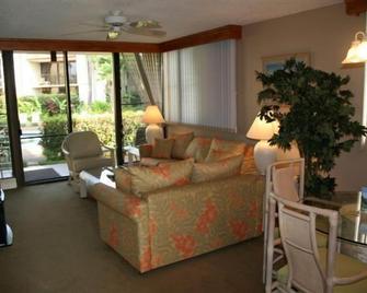 Maui Beach Vacation Club - Kīhei - Living room