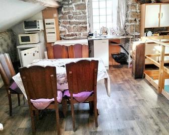 Maison conviviale près des Cévennes avec terrasse - La Grand-Combe - Comedor