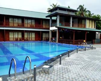 Aquays Hotels & Resorts - Lakshmanpur - Pool