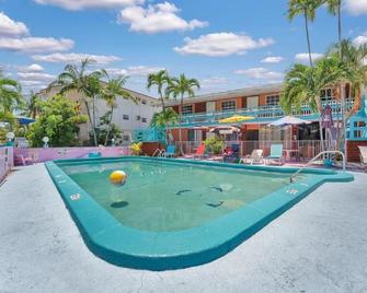 Sky Islands Hotel - Fort Lauderdale - Piscina