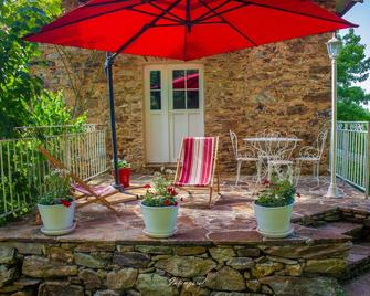 Gîte for nature lovers with spa and hammam - Saint-Pierre-de-Trivisy - Patio
