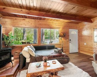 Perch - Antler House - Ashford - Living room