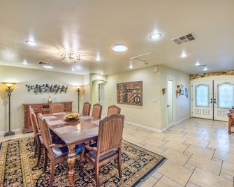 Vegas Platinum Place - Paradise - Dining room