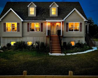 Giriraja Ashraya - Moundsville - Building