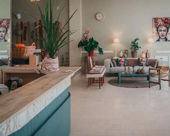 Amadei Hotel Promenade - פזארו