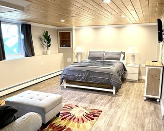 Charming Apartment in Quiet Neighborhood - Tappan - Bedroom