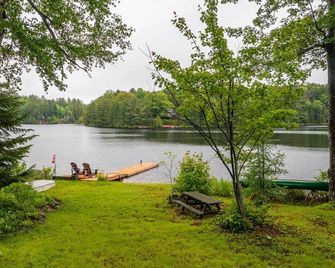 Bear Essentials Lakefront Hideaway - Huntsville
