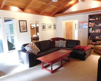 Welcome to Graeagle! - Graeagle - Living room