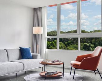 M Village Hotel Nguyen Du, A Brand Of Modern Village Lifestyle - Ho Chi Minh City - Living room
