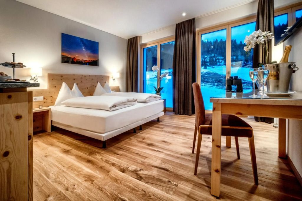 Golf- & Sporthotel Hof Maran - ארוזה - חדר שינה