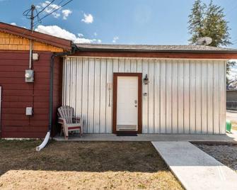 Paddlers Inn - Canoe Shop | Rustic | Quaint | Cozy - Canal Flats - Building