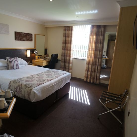 Damons Hotel image 1