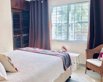 Spa Relaxing Beachfront Condo Wifi, Decks, Bbq, Private Access To Beach, Pool - Manatí - Habitación