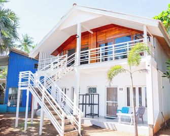 Golden Beach Hotel & Restaurant - Trincomalee - Rakennus