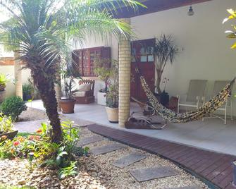 House coming to Canasvieiras. Great for vacations, beach 5 min Quiet location - Florianopolis - Patio