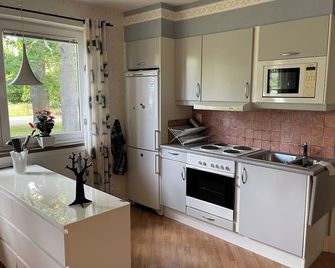 Welcoming apartment with WiFi and all you need in charming Virserum - Virserum - Cocina