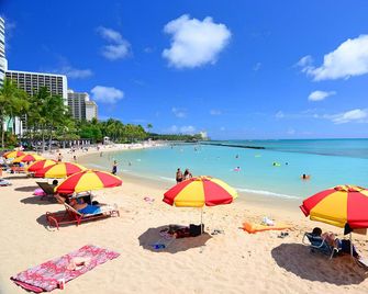 Bright Corner Condo W/Ac, W/D, Dw, Parking, Wi-Fi! Sleeps 4. 30-Night Min - Honolulu - Strand