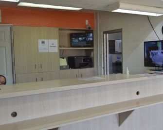 Super 7 Inn - Bossier City - Rezeption
