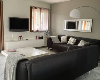 Villa with private pool in Moirans, near mountains and lakes, sleeps 4 - Moirans - Salon