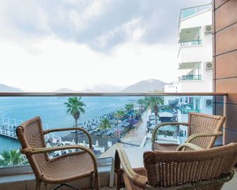 Mehtap Beach Hotel - Marmaris - Parveke