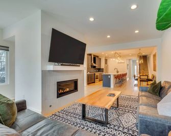 13 Mi to Boulder: Family-Friendly Home in Erie! - Erie - Sala de estar