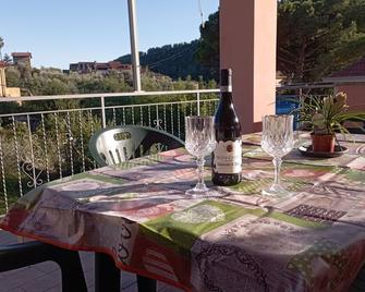 Grandparents' House Apartment - Andora - Balcone