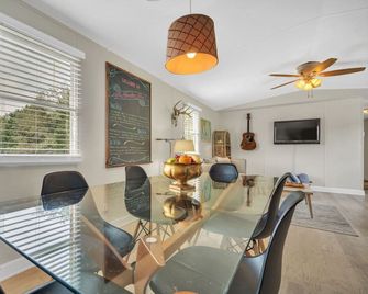 Quaint & Quiet w/ King Bed - Travelers Rest - Dining room