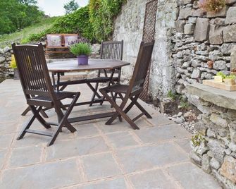 2 bedroom accommodation in Youlgreave near Bakewell - Bakewell - Patio