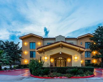 Super 8 by Wyndham The Woodlands North - Shenandoah - Budova