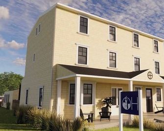 The Rustico Suite | 2-Bedroom Luxury with Private Kitchenette & Ensuites - Sleeps 4 - Victoria - Building