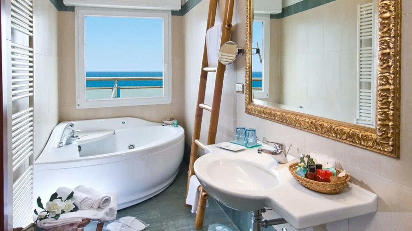 Hotel Des Nations - Vintage Hotel sul mare