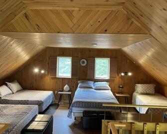 Cosy chalet 5 minutes from Mont Grand-Fonds regional park - La Malbaie - Bedroom