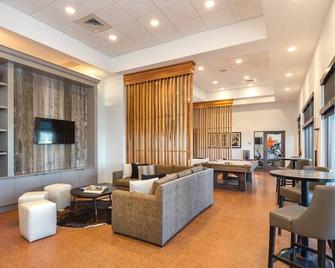 All The Comforts Of Home! - Marble Falls - Lounge