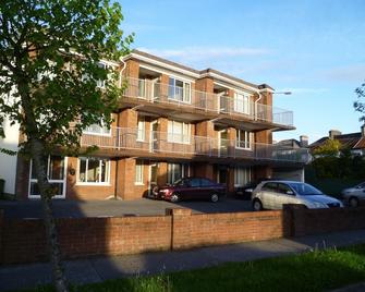 5 Newcastle Court - Galway - Budova