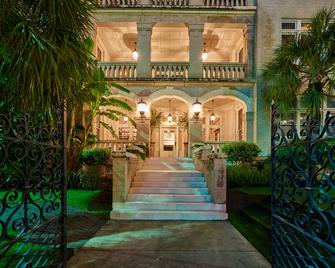 Hotel Havana - San Antonio - Edificio