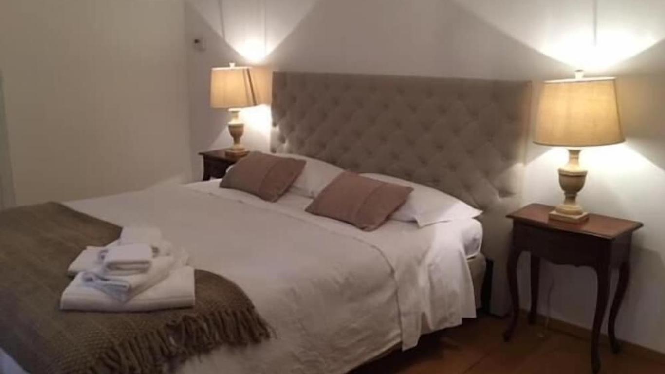 Hotel Barbacan