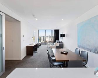 2 bedroom morden apartment in sydney chatswood cbd - Chatswood - Dining room