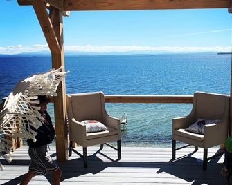 Lake house on the New York shores of Lake Champlain - Keeseville - Balcony