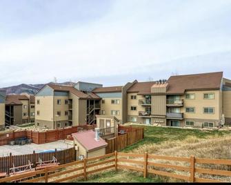 Mountain condo one block from Steamboat Gondola - Steamboat Springs - Bygning