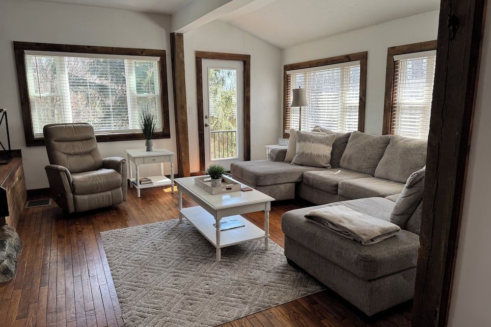 Beautiful rustic/newly renovated Home near Gettysburg, PA