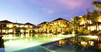 Pattara Resort & Spa - Phitsanulok - Uima-allas