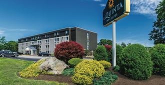La Quinta Inn & Suites by Wyndham Warwick Providence Airport - Warwick