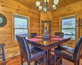Decks and Panoramic Views Rustic Sparta Cabin - Sparta
