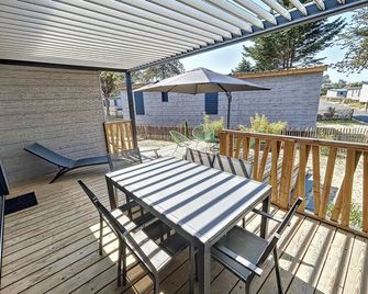 Luxury Chalet - Sleeps 7 - Heated Pool - Wifi - Near Beach & Shops - Jullouville - Balcon