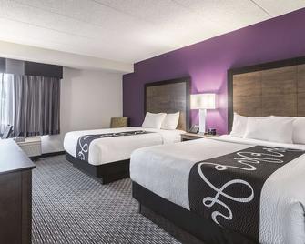 La Quinta Inn & Suites by Wyndham Salem NH - Salem - Bedroom