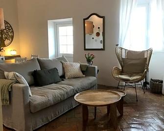 Casa Largo do Poço Guesthouse - Alvor - Wohnzimmer