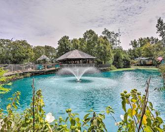 Resort-Style Condo with Lake-View Balcony! - Put-in-Bay - Pool
