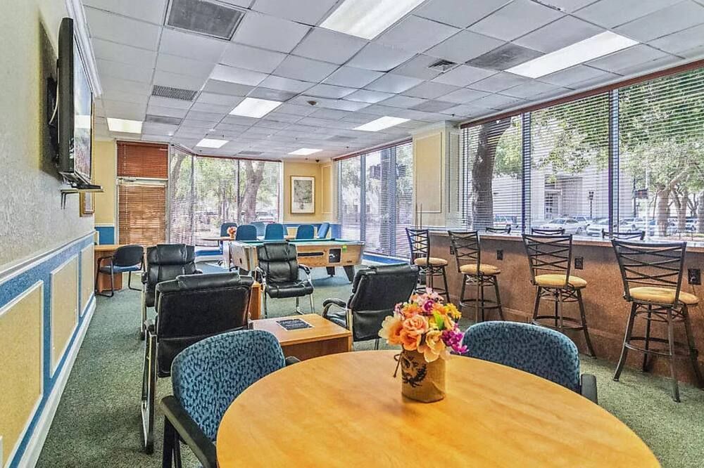 Downtown City View Loft - ג'קסונוויל - מסעדה