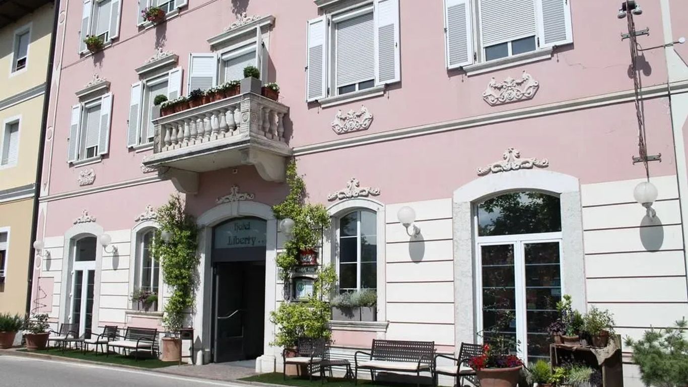 自由酒店 - 萊維克溫泉