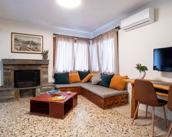 Bedroom Art House in Kavala - Kavála - Obývací pokoj